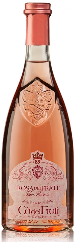 Flasche Cà dei Frati Rosa Roséwein freigestellt vor weißem Hintergrund, klar und hochwertig als italienischer Roséwein präsentiert