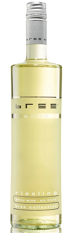 Bree Riesling Weinflasche als freigestellte Produktaufnahme vor weißem Hintergrund mit deutlich sichtbarem Etikett und eleganter Darstellung der Flaschenform