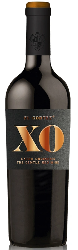 El Cortez XO Tinto freigestellt vor weißem Hintergrund, elegante spanische Rotweinflasche als hochwertige Produktaufnahme